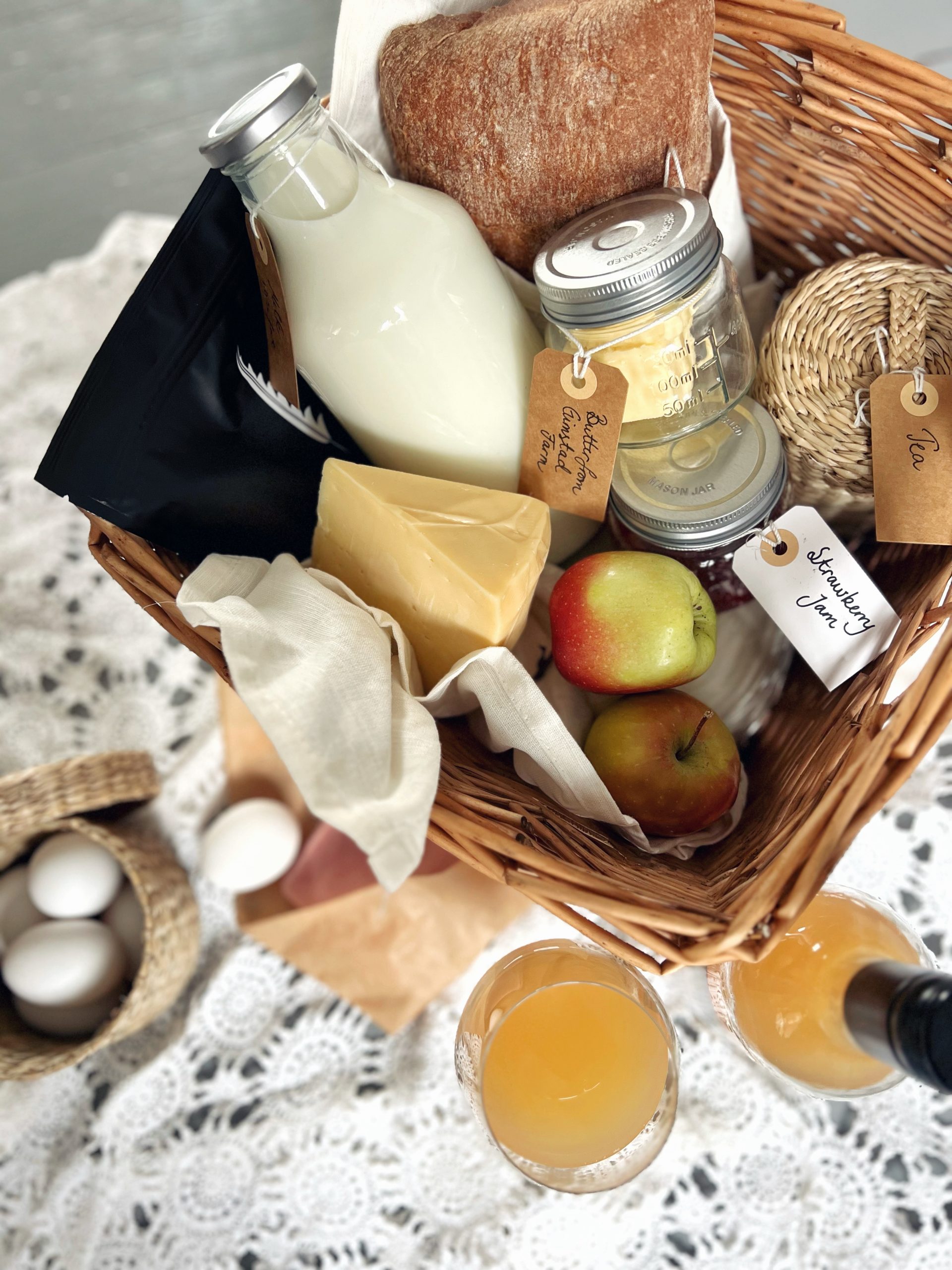 Vesterålen apartment breakfast basket with local produse